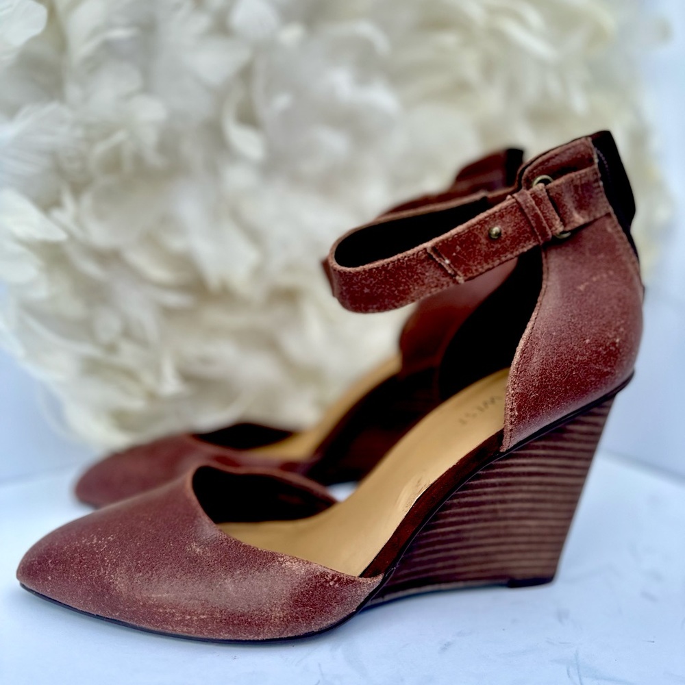 Nine West distressed wedge heel